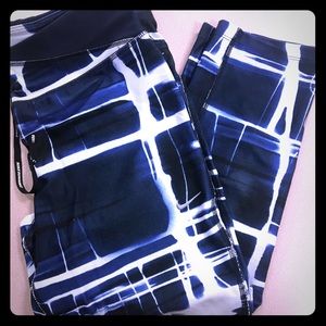 Nike dry fit capris size small